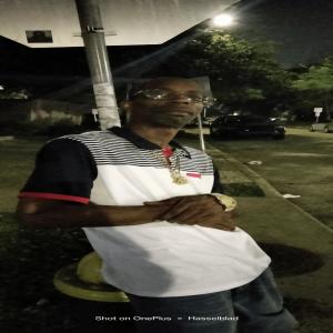 ดาวน์โหลดและฟังเพลง Leader (Explicit) พร้อมเนื้อเพลงจาก Micke D Beast