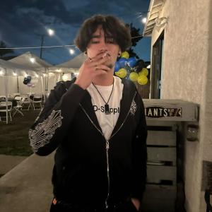 收聽niyu2k的LOUD! (Explicit)歌詞歌曲