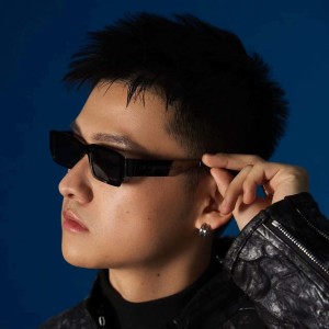 KUAN ดาวน์โหลดและฟังเพลงฮิตจาก KUAN