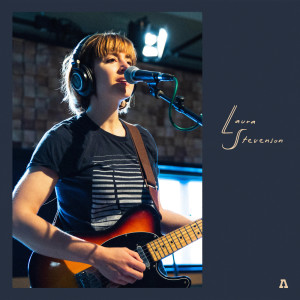 Dengarkan Hawks (Audiotree Live Version) lagu dari Laura Stevenson dengan lirik