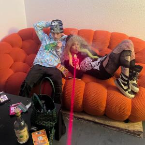 收聽Saunjay的Late Nights (feat. Rokkstarnova) (Explicit)歌詞歌曲