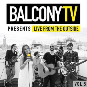 ดาวน์โหลดและฟังเพลง Last Chance (Live) พร้อมเนื้อเพลงจาก Emily Kinney
