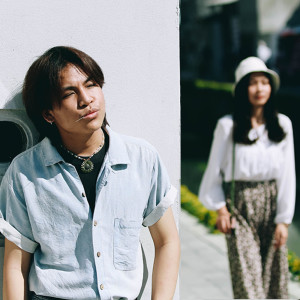 收听เบื๊อก的อ้ายนี้ยังกอยอยู่歌词歌曲