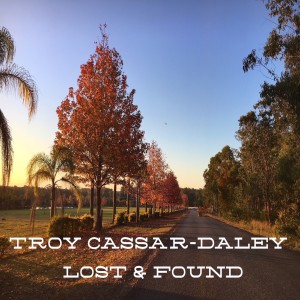 ดาวน์โหลดและฟังเพลง Someday พร้อมเนื้อเพลงจาก Troy Cassar-Daley