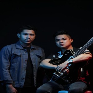 Dengarkan lagu Saat Berpisah nyanyian Two Vibes dengan lirik