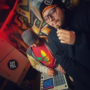 收聽Niko Torres的TUFF PILL (Explicit)歌詞歌曲