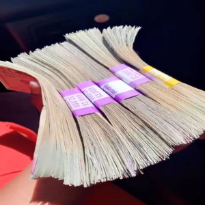 收听compak的Madeline (Remix) (Explicit) (Remix|Explicit)歌词歌曲