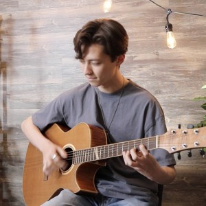 ดาวน์โหลดและฟังเพลง Gurenge พร้อมเนื้อเพลงจาก Andrew Foy