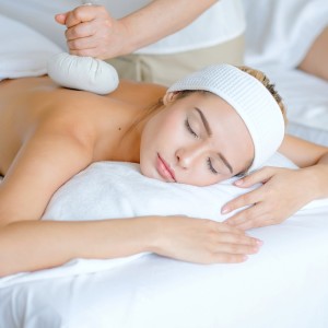 ดาวน์โหลดและฟังเพลง Subtle Pressure Beat Bliss พร้อมเนื้อเพลงจาก Spa Station