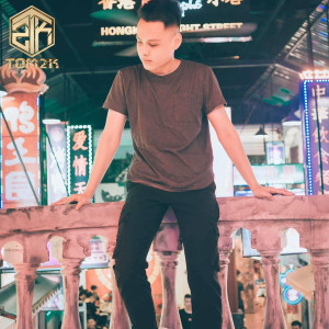 ดาวน์โหลดและฟังเพลง Con Thích Về Nhà Lúc 5h - Đi Học Thêm (Explicit) พร้อมเนื้อเพลงจาก DJ Tom2k