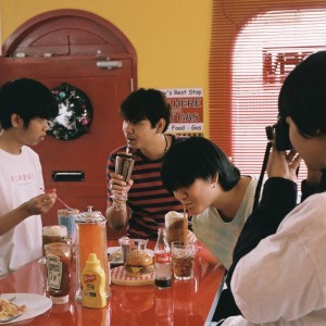 ดาวน์โหลดและฟังเพลง Just Sometime พร้อมเนื้อเพลงจาก Door Plant