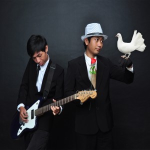 Dengarkan lagu Ceplas-Ceplos nyanyian GMAGIC dengan lirik