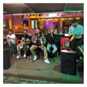 default playlist img