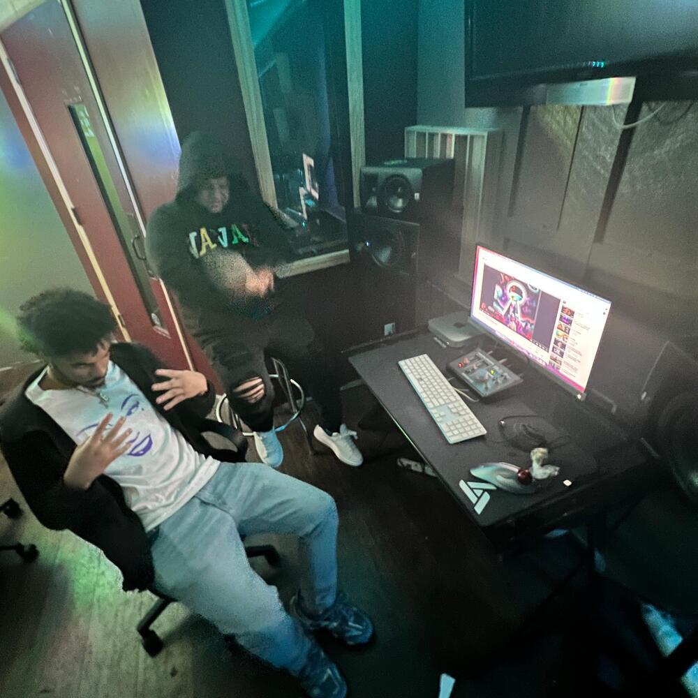 Who You Bank Wit? (Explicit)