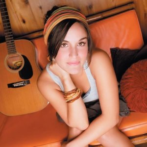 收聽Hayley Sales的Lullaby (To Change The World)歌詞歌曲