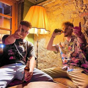 default playlist img