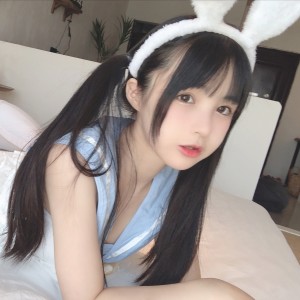 Dengarkan 爱是救赎也是万丈深渊 lagu dari 王亚鹏 dengan lirik