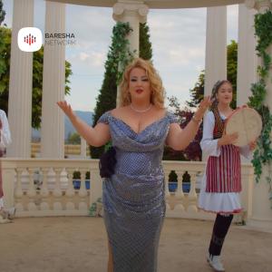 ดาวน์โหลดและฟังเพลง Gzohu Nanë พร้อมเนื้อเพลงจาก Aferdita Elshani