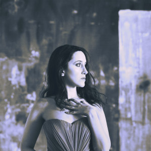 Dengarkan How Could We Ever Know (Hodie Cras Remix) lagu dari Sirma dengan lirik