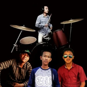 Dengarkan Ku Ingin Kau Kembali lagu dari Triple A'k dengan lirik