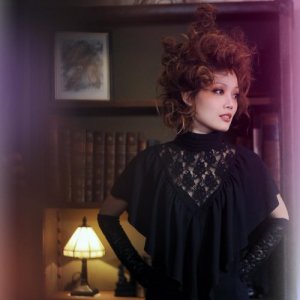 Dengarkan Qi Bu Sai Yi lagu dari Joey Yung dengan lirik