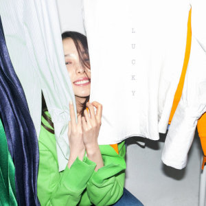 收聽공기남녀的Lucky歌詞歌曲