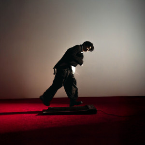 ดาวน์โหลดและฟังเพลง merry go round พร้อมเนื้อเพลงจาก eaJ