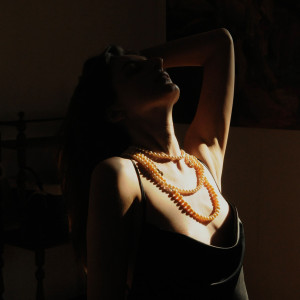 Listen to Я твоя song with lyrics from Lana Rednich