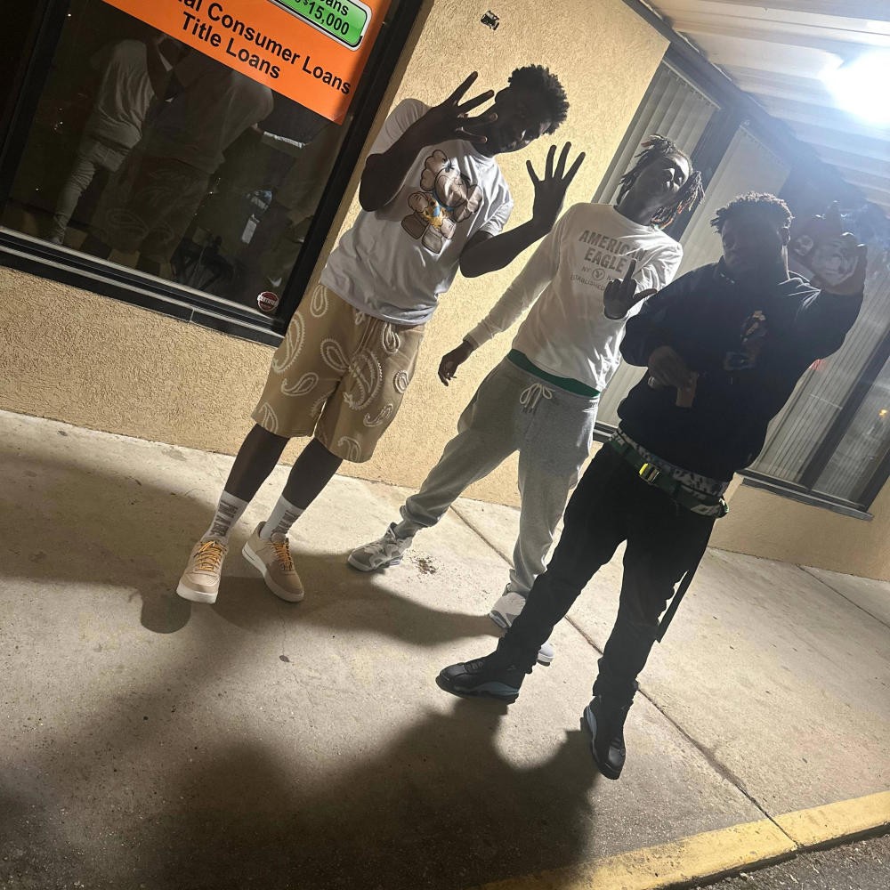 HeadFirst (feat. Muyaa & Deadend Scrooge) (Explicit)