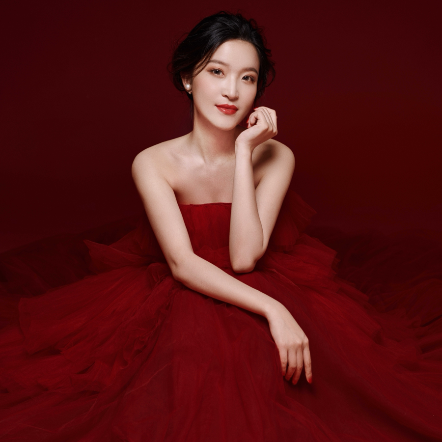 鄂莞婷