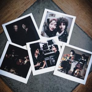 Dengarkan Seninleyken Süpermenim (Akustik) lagu dari Batu Akdeniz dengan lirik