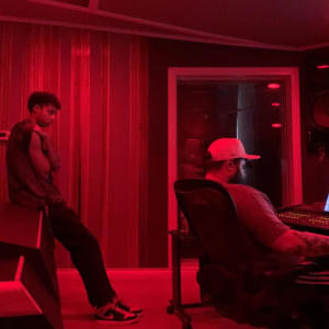 ดาวน์โหลดและฟังเพลง Gone Away พร้อมเนื้อเพลงจาก T.O.B