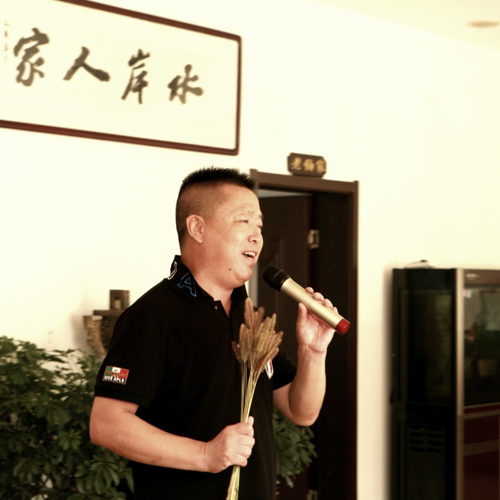 章鹤良