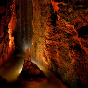 ดาวน์โหลดและฟังเพลง Drops of Water Fall in a Windy Cave พร้อมเนื้อเพลงจาก Zen Remastering III