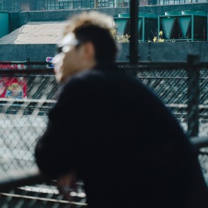 Listen to 沉在其中 (伴奏) song with lyrics from 翟正楠