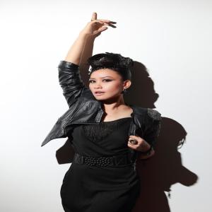 Listen to Hi So,...Hi Soul? song with lyrics from Aluna