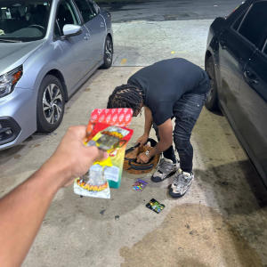 收聽1uplilZ的Confetti (Explicit)歌詞歌曲