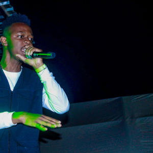 ดาวน์โหลดและฟังเพลง Asi zwanga (feat. Eazy SA & Geenkon) พร้อมเนื้อเพลงจาก Tippy