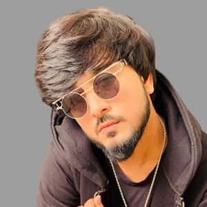 Dengarkan lagu Rab Kare Tujhko Bhi Pyaar Hojaye nyanyian Darpan Shah dengan lirik