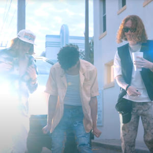 收聽Partyboi Parker的Profits (feat. Don J) (Explicit)歌詞歌曲