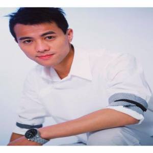 ดาวน์โหลดและฟังเพลง Bu Bu Gao (Album Version) พร้อมเนื้อเพลงจาก 梁汉文
