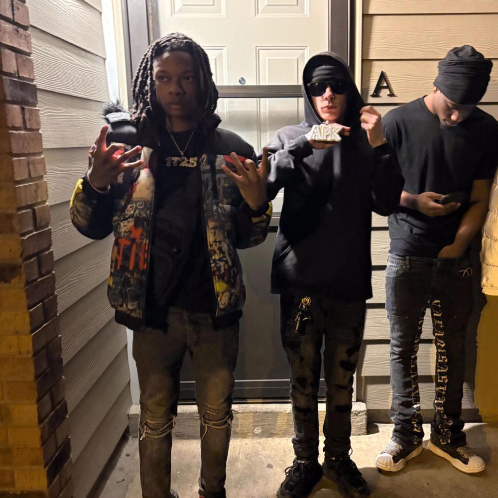 Bacc to Bacc (feat. LuhApk) (Explicit)
