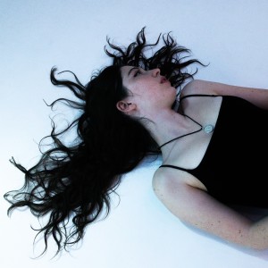 ดาวน์โหลดและฟังเพลง French Fries พร้อมเนื้อเพลงจาก Alaska Reid