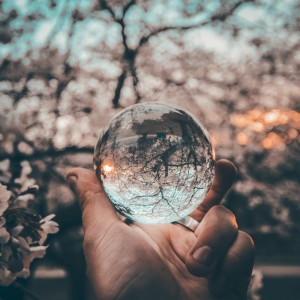 Dengarkan lagu Paroxysm nyanyian RvR dengan lirik