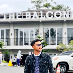 Listen to Saksi Kasiah Suci song with lyrics from Ridho Ronan