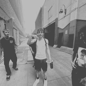 收聽KoshaBoys的FIRST HIT (feat. RomeThaWorld & Eunoia) (Explicit)歌詞歌曲