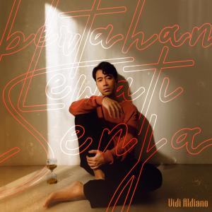 ดาวน์โหลดและฟังเพลง Bertahan Lewati Senja พร้อมเนื้อเพลงจาก Vidi