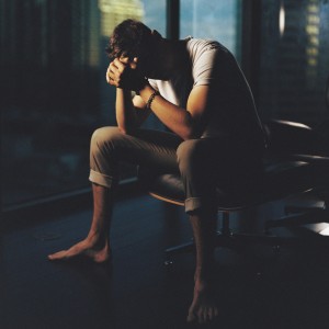 收聽Peter Thomas的Watching TV With The Sound Off (Stripped)歌詞歌曲