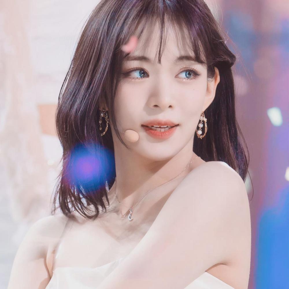 DM (Fromis_9)