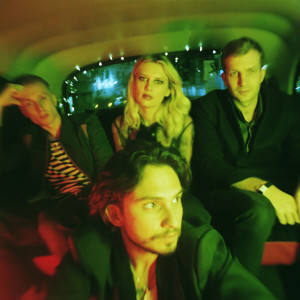 Dengarkan lagu More Than This nyanyian Wolf Alice dengan lirik